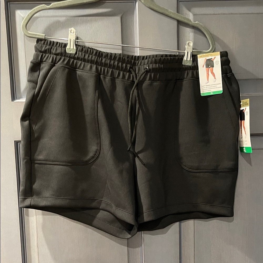 Mondetta Women's Black Athletic Shorts